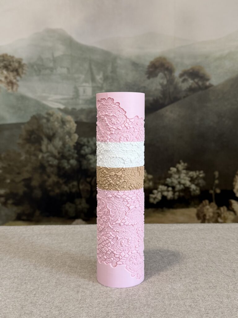 Victorina embossing rolling pin featuring intricate lace-inspired texture and ornamental details, designed for fondant, modelling chocolate, wedding cakes, celebration cakes, and decorative cake designs.
